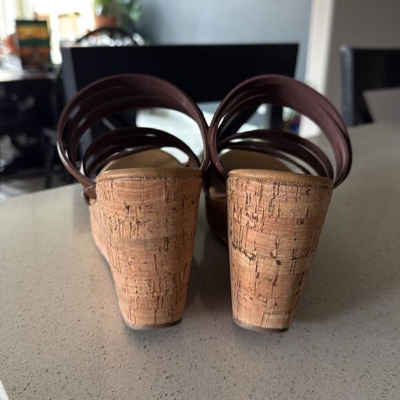Blowfish Brown Cork Wedge Heels Straps Sandals Open Toes 7 Boho Retro Chic - Picture 6 of 9